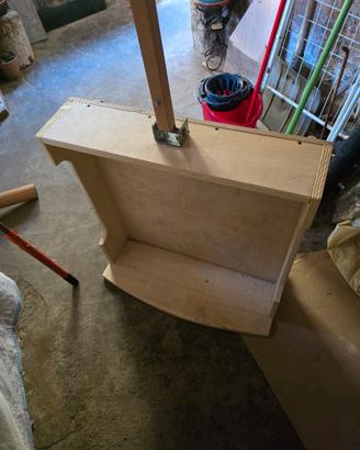 Carretto di legno con ruote