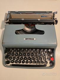 Macchina da scrivere Olivetti Lettera 22