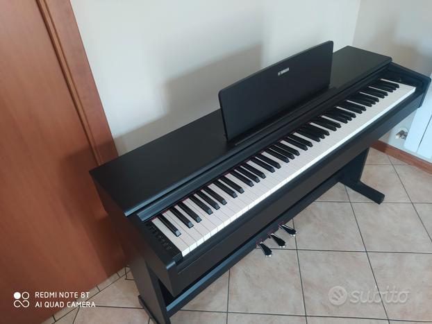 Pianoforte digitale yamaha ydp-144 black usato  Brescia
