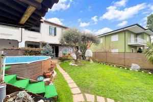 BILOCALE CON AMPIO GIARDINO IN VIA MANDELLI 16, RO