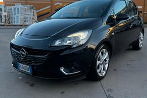 Opel Corsa 12 benzina con GPL euro 6