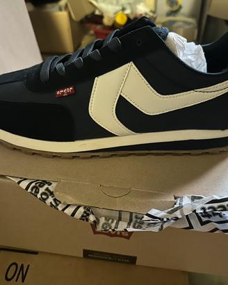 Scarpe levis