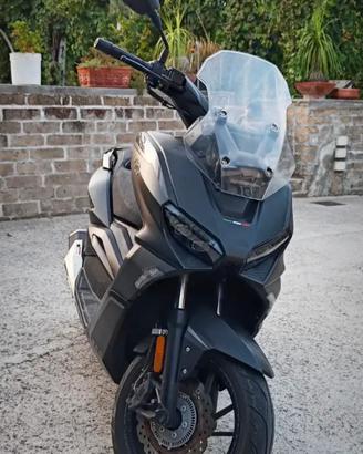 Over Brera 300 - scooter con block shaft