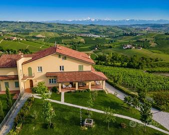 Villa di 400 m² con più di 5 locali e box auto dop