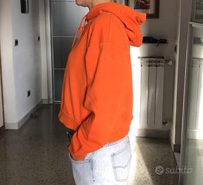 Felpa con cappuccio da donna. Taglia M