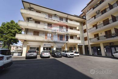 Locale Commerciale - Acireale