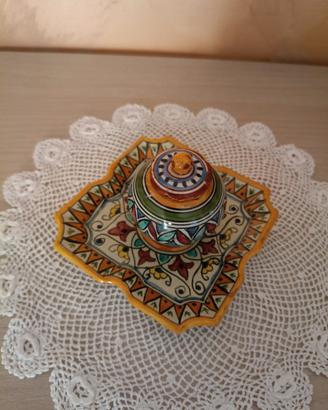 Vecchio contenitore e piattino in ceramica Deruta 