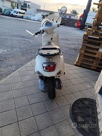 Piaggio Vespa 150 LX - 2013