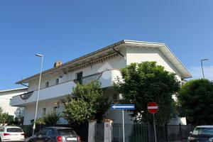 3 LOCALI A ALBA ADRIATICA