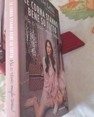 le corna stanno  bene  su tutto  12 euro 