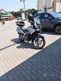 Suzuki V Strom DL 650 - 2004