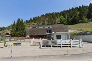 Palazzo / Stabile di 2748 m² con più di 5 locali a