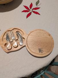 tagliere con Set coltelli da formaggi