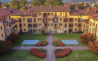 2 LOCALI CON TERRAZZO BOX E CANTINA