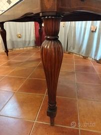 Tavolo in legno pregiato