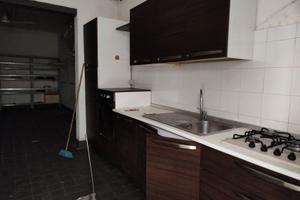 Locale commerciale zona anfiteatro