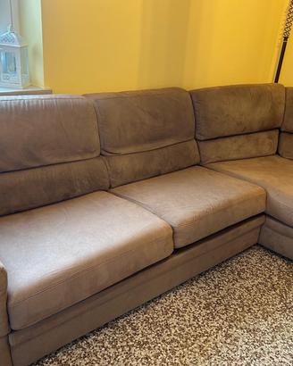 Divano letto di poltrone e sofa  buone condizioni