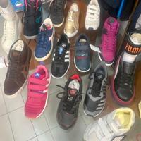 Stock scarpe sportive