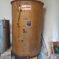 Cisterna semprepieno per vino