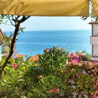 Casa vacanze con giardino vista mare a Pomonte