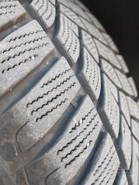 Gomme Invernali Goodyear 215/60 R16 99 H