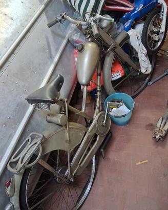 bicicletta con motore ausiliario