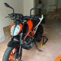 Ktm duke 390 anno 2020