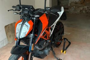 Ktm duke 390 anno 2020