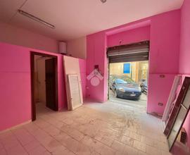 NEGOZIO A NAPOLI