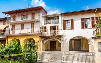 PORZIONE DI CASA, CENTRO PAESE