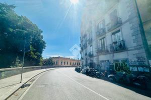 AUTORIMESSA A NAPOLI