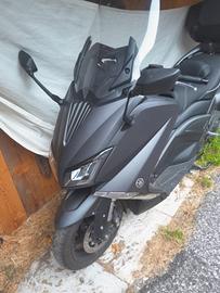Yamaha TMAX 560