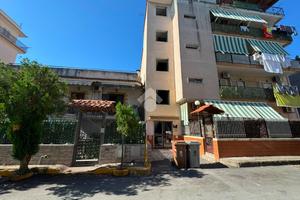 2 LOCALI A MARANO DI NAPOLI