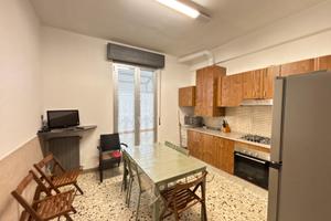 Piacenza - Via Manfredi - Appartamento - 3 camere