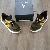 Sneakers scarpe V2