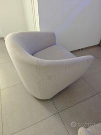 Poltroncine girevoli con puff