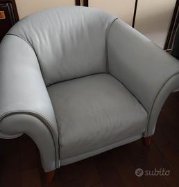 Poltrona lounge asimmetrica bassa