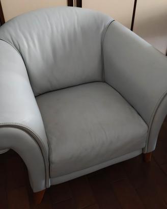 Poltrona lounge asimmetrica bassa