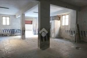 Magazzino Con 3 Saracinesche VideoSorvegliato