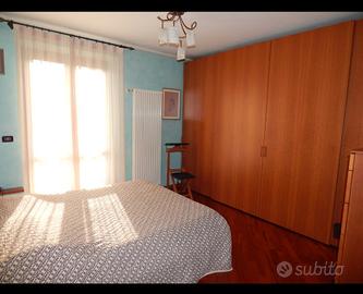 Armadio e cassettiera in ciliegio 