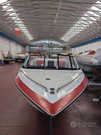 Barca fuoribordo Glastron open