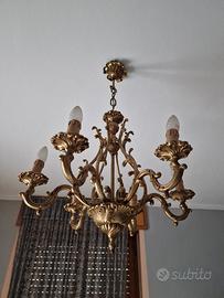 Lampadario in bronzo antico