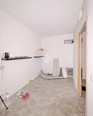 NEGOZIO A PALAZZOLO SULL'OGLIO