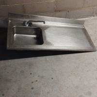 acquaio inox con rubinetto