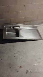 acquaio inox con rubinetto