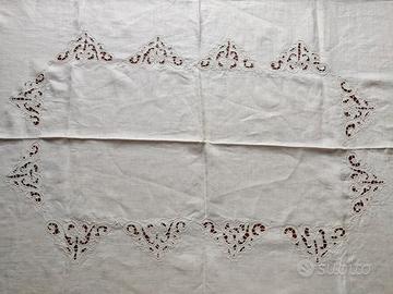 tovaglia ricamata  lino