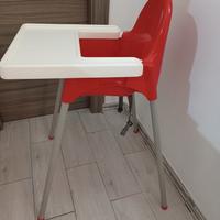 Seggiolone Ikea con cintura e vassoio