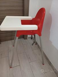 Seggiolone Ikea con cintura e vassoio