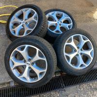 Gomme invernali con cerchi in lega 18’’