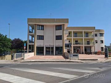 Immobile di 75 m² con 1 locale a Noci